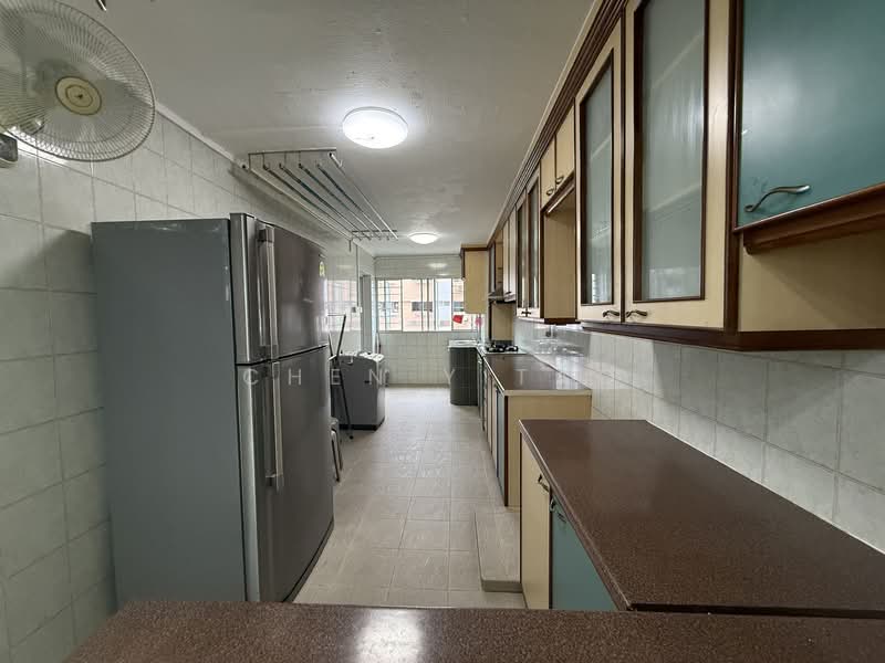 527 Hougang Avenue 6, 527 Hougang Avenue 6, 3 Bedrooms, 1,302 sqft, HDB Flat For Sale, by Chen Yitao, 500134782 - Kitchen - PropertyGuru.com.sg