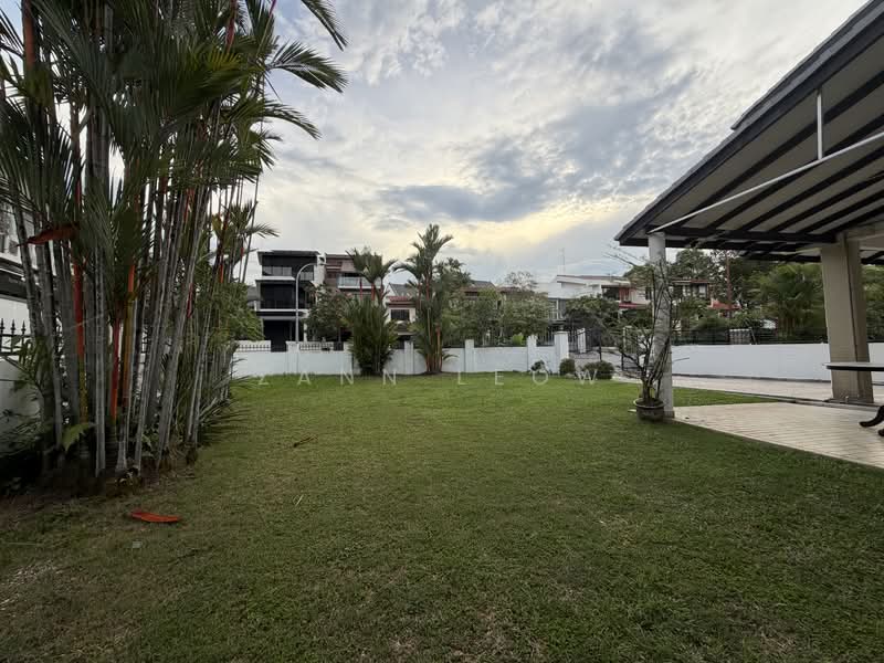 Thomson Hill Estate, Thomson Hills Drive, 4 Bedrooms, 3,000 sqft, Corner Terrace For Sale, by Zann Leow, 500134787 - Exterior - PropertyGuru.com.sg