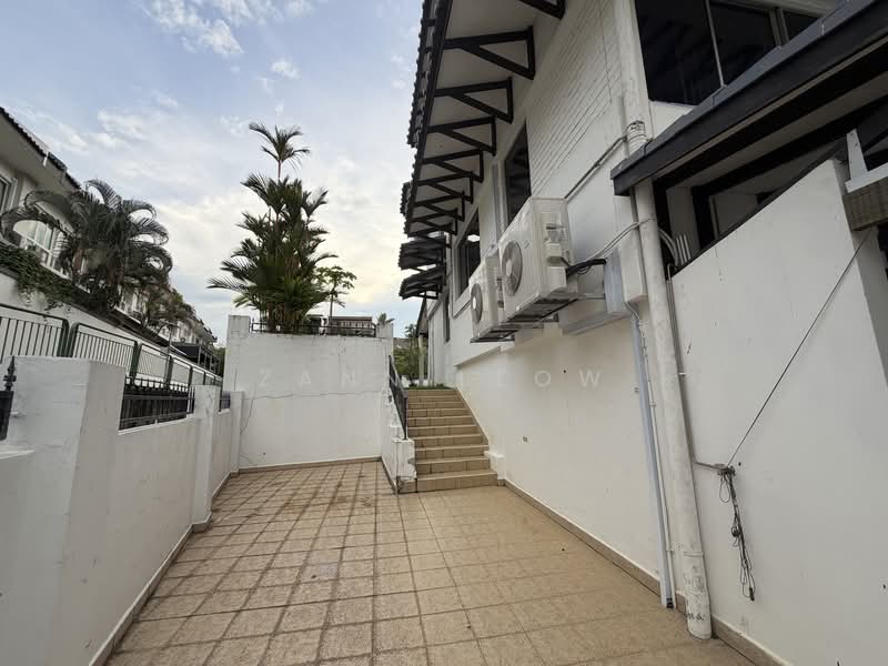 Thomson Hill Estate, Thomson Hills Drive, 4 Bedrooms, 3,000 sqft, Corner Terrace For Sale, by Zann Leow, 500134787 - Exterior - PropertyGuru.com.sg