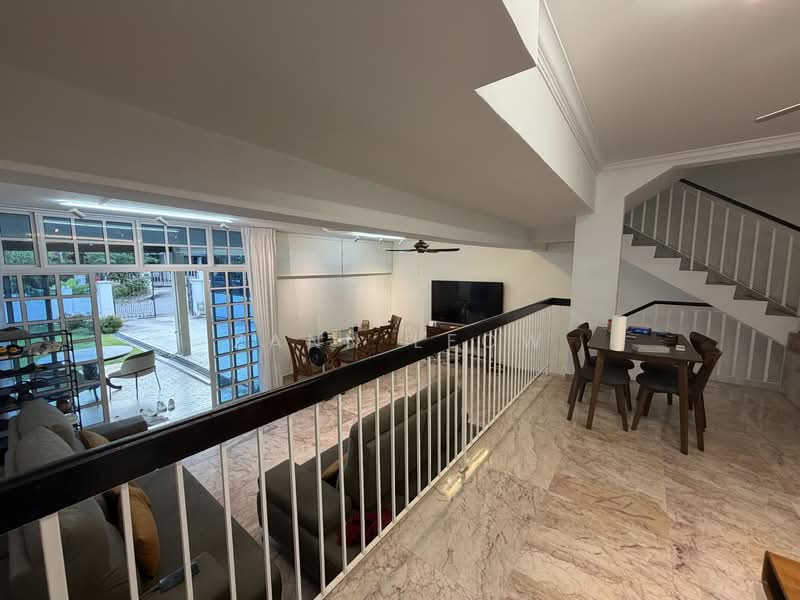 Thomson Hill Estate, Thomson Hills Drive, 4 Bedrooms, 3,000 sqft, Corner Terrace For Sale, by Zann Leow, 500134787 - Living Room - PropertyGuru.com.sg