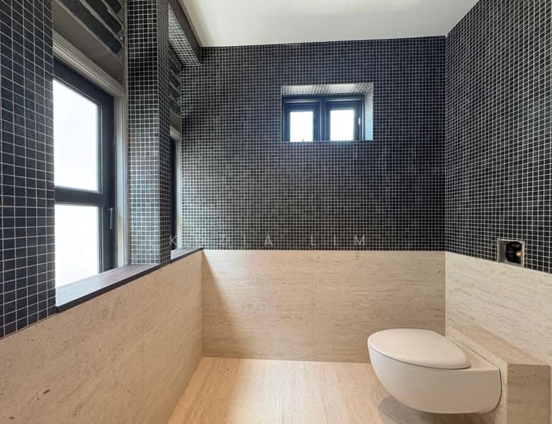 F&B & Co Working Space in Central Business District, , 16,000 sqft, Food & Beverage For Rent, by Kezia Lim, 500134814 - Bathroom - CommercialGuru.com.sg