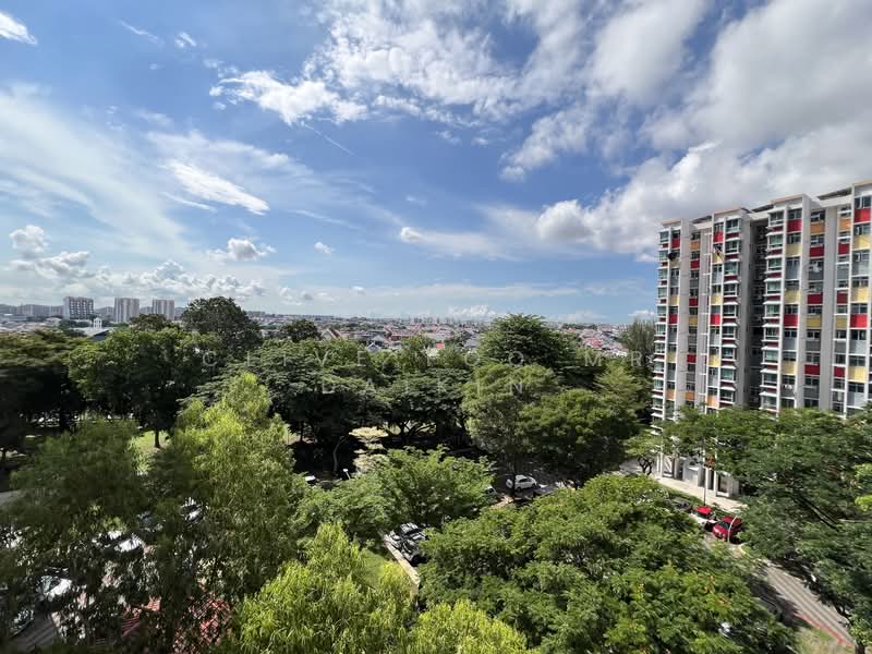 460 Ang Mo Kio Avenue 10, 460 Ang Mo Kio Avenue 10, 3 Bedrooms, 1,292 sqft, HDB Flat For Sale, by Clive Foo Mr Daikin, 500134853 - Awesome view from the balcony - PropertyGuru.com.sg