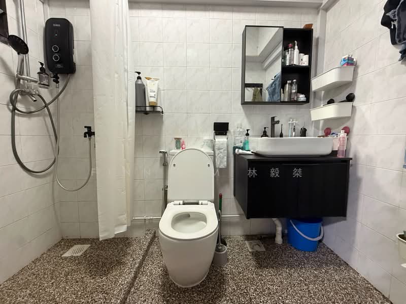 663B Jurong West Street 65, 663B Jurong West Street 65, 2 Bedrooms, 1,184 sqft, HDB Flat For Rent, by Finn Lim 林毅桀, 500134856 - Bathroom - PropertyGuru.com.sg