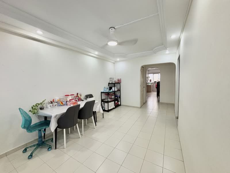110 Teck Whye Lane, 110 Teck Whye Lane, 2 Bedrooms, 786 sqft, HDB Flat For Sale, by Samuel Sim, 500134870 - Dining Room - PropertyGuru.com.sg