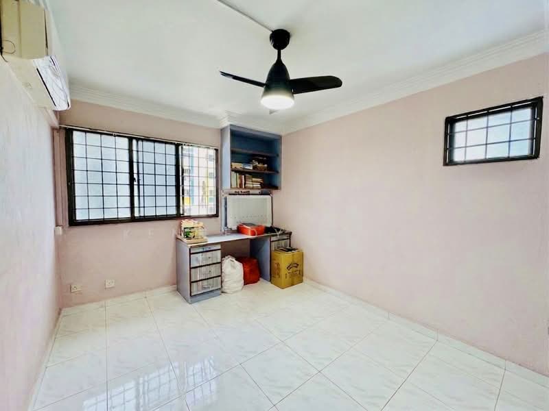 149 Woodlands Street 13, 149 Woodlands Street 13, 3 Bedrooms, 1,055 sqft, HDB Flat For Sale, by Kennedy Yong, 500134875 - Bedroom - PropertyGuru.com.sg