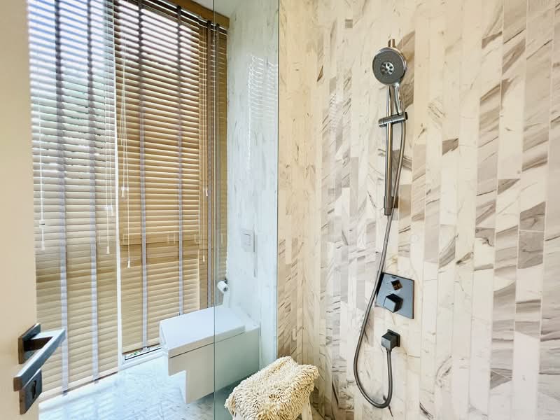Eng Kong Park, Eng Kong Road, 5 Bedrooms, 1,985 sqft, Terraced House For Rent, by Lee Hui Jun (Joy), 500134891 - Bathroom - PropertyGuru.com.sg