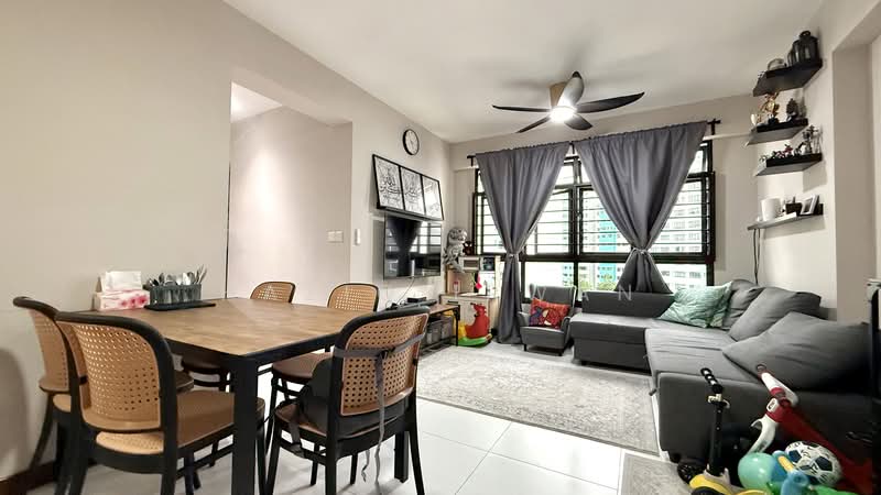 547C Segar Road, 547C Segar Road, 2 Bedrooms, 732 sqft, HDB Flat For Sale, by Haziq Irwan, 500134908 - Living Room - PropertyGuru.com.sg
