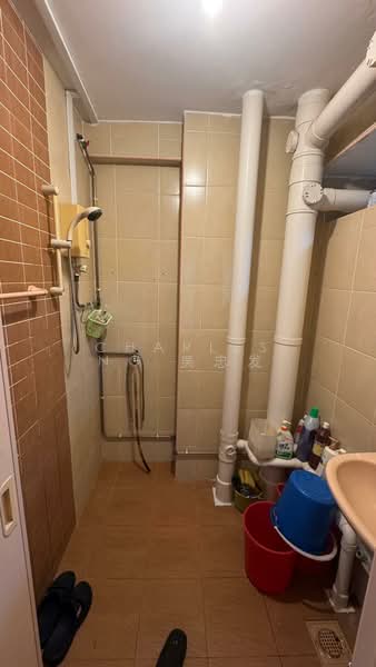 8 Tanjong Pagar Plaza, 8 Tanjong Pagar Plaza, 3 Bedrooms, 893 sqft, HDB Flat For Sale, by Charles Ng 吳忠发, 500134926 - Bathroom - PropertyGuru.com.sg