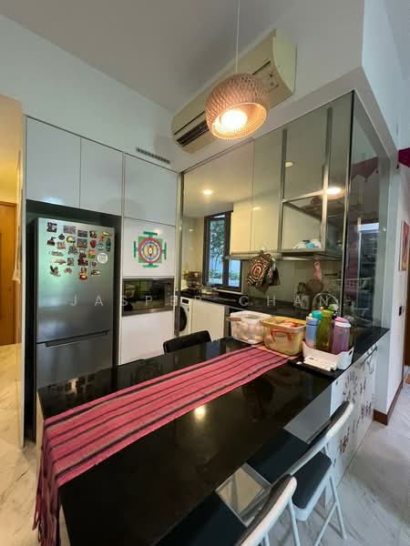 Waterfront Isle, 736 Bedok Reservoir Road, 2 Bedrooms, 980 sqft, Condominium For Sale, by Jasper Chan, 500134933 - Kitchen - PropertyGuru.com.sg
