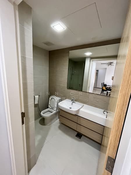 The Lakefront Residences, 46 Lakeside Drive, 2 Bedrooms, 721 sqft, Condominium For Rent, by Ginn Chia 谢佩玲, 500134934 - Bathroom - PropertyGuru.com.sg