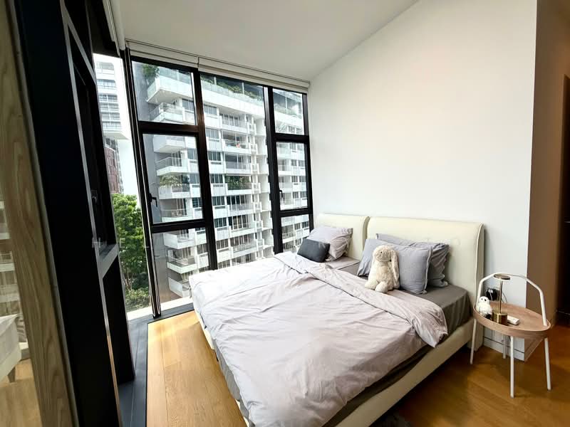 Cairnhill 16, 16 Cairnhill Rise, 2 Bedrooms, 775 sqft, Condominium For Rent, by Helen Herryanto, 500134938 - Master Bedroom - PropertyGuru.com.sg