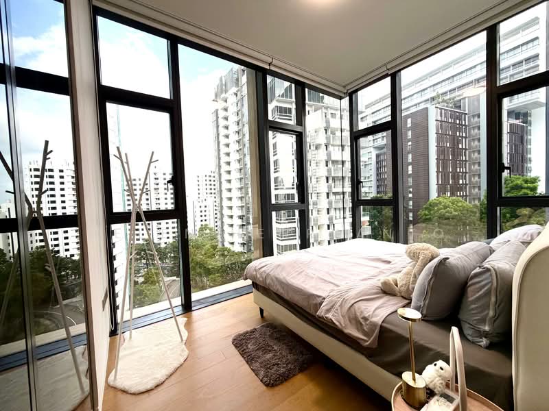 Cairnhill 16, 16 Cairnhill Rise, 2 Bedrooms, 775 sqft, Condominium For Rent, by Helen Herryanto, 500134938 - Master Bedroom - PropertyGuru.com.sg