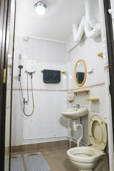 109 Gangsa Road, 109 Gangsa Road, Room Rental, 110 sqft, HDB Flat For Rent, by Marcus Chong, 500134940 - Master Bathroom - PropertyGuru.com.sg