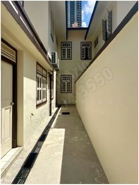 Townerville, McNair Road, 3 Bedrooms, 2,424 sqft, Conservation House For Rent, by Ario Kusumo, 500134947 - Courtyard (1F) - PropertyGuru.com.sg