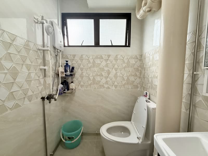 225A Jurong East Street 21, 225A Jurong East Street 21, Room Rental, 60 sqft, HDB Flat For Rent, by Donavan Tan, 500134948 - Bathroom - PropertyGuru.com.sg