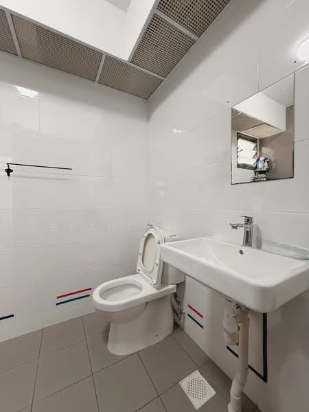 479B Yishun Street 42, 479B Yishun Street 42, 3 Bedrooms, 1,001 sqft, HDB Flat For Sale, by Brandon Loh, 500134954 - Bathroom - PropertyGuru.com.sg