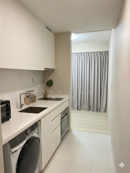 The Topiary, 11 Fernvale Lane, 3 Bedrooms, 1,259 sqft, Executive Condominium For Sale, by Vern Tan 陈玟舟, 500134970 - Studio pantry - PropertyGuru.com.sg