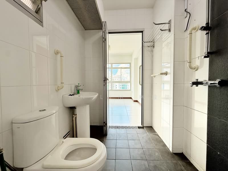 622A Punggol Central, 622A Punggol Central, 1 Bedroom, 495 sqft, HDB Flat For Sale, by Finn Lim 林毅桀, 500134975 - Bathroom - PropertyGuru.com.sg