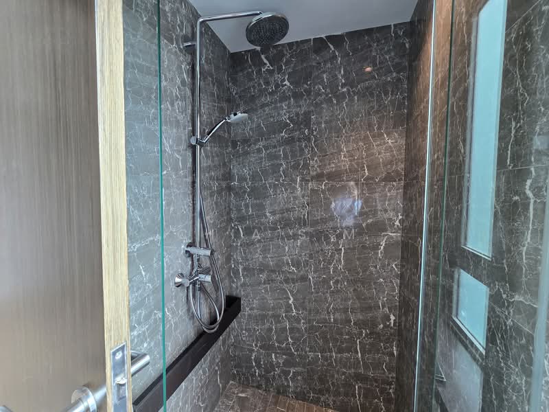 Principal Garden, 91 Prince Charles Crescent, 2 Bedrooms, 786 sqft, Condominium For Rent, by Chia S M, 500134977 - Bathroom - PropertyGuru.com.sg