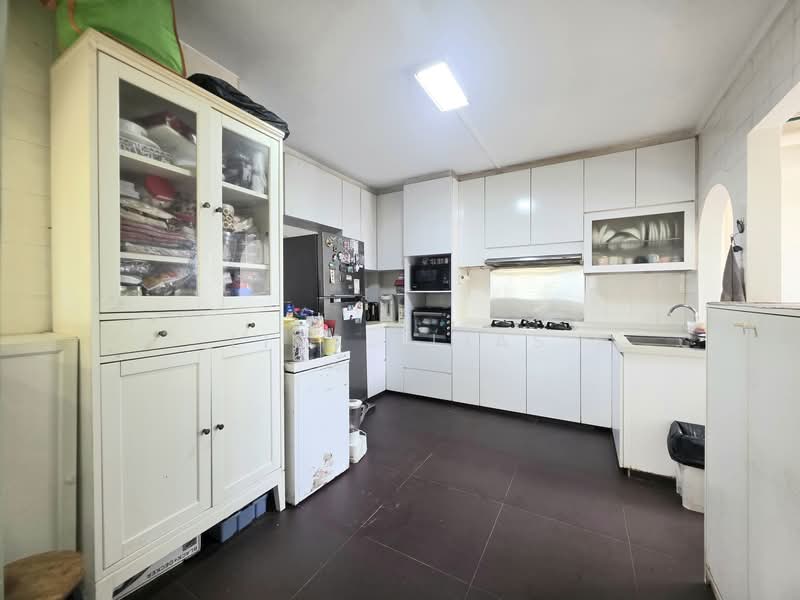 741 Tampines Street 72, 741 Tampines Street 72, 3 Bedrooms, 1,087 sqft, HDB Flat For Sale, by Lisa Elias, 500134980 - Kitchen - PropertyGuru.com.sg