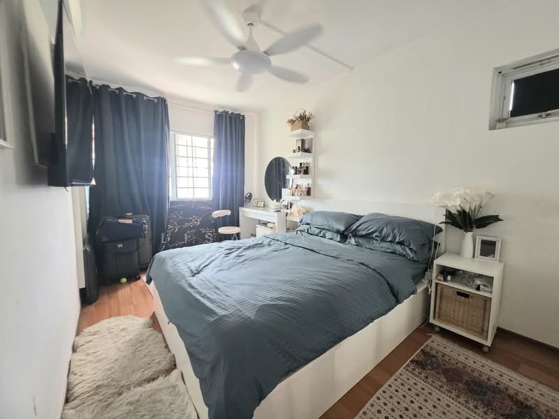 741 Tampines Street 72, 741 Tampines Street 72, 3 Bedrooms, 1,087 sqft, HDB Flat For Sale, by Lisa Elias, 500134980 - Common Bedroom 1 - PropertyGuru.com.sg