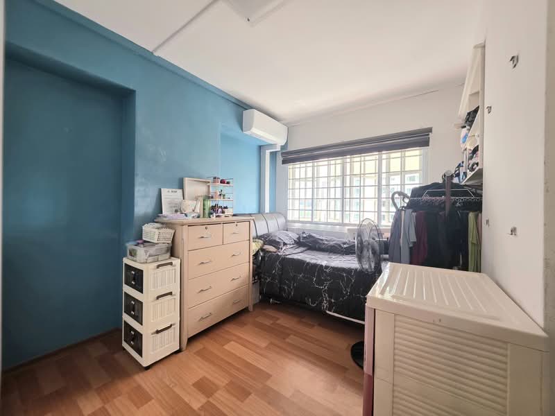 741 Tampines Street 72, 741 Tampines Street 72, 3 Bedrooms, 1,087 sqft, HDB Flat For Sale, by Lisa Elias, 500134980 - Common Bedroom 2 - PropertyGuru.com.sg