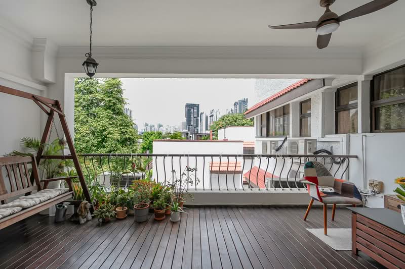 Villa Des Flores, 125 Whitley Road, 2 Bedrooms, 1,572 sqft, Condominium For Sale, by Oh Yu Xuan, 500134981 - Balcony - PropertyGuru.com.sg
