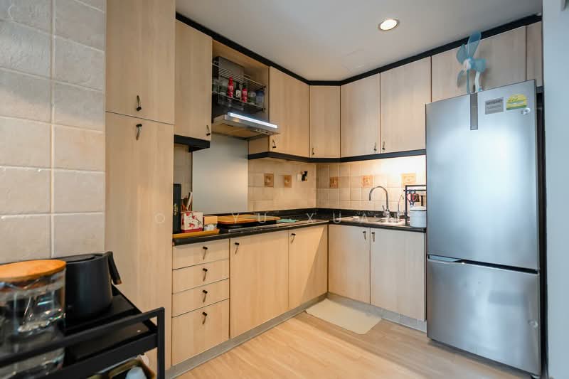 Villa Des Flores, 125 Whitley Road, 2 Bedrooms, 1,572 sqft, Condominium For Sale, by Oh Yu Xuan, 500134981 - Kitchen - PropertyGuru.com.sg
