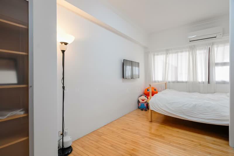 Villa Des Flores, 125 Whitley Road, 2 Bedrooms, 1,572 sqft, Condominium For Sale, by Oh Yu Xuan, 500134981 - Bedroom - PropertyGuru.com.sg