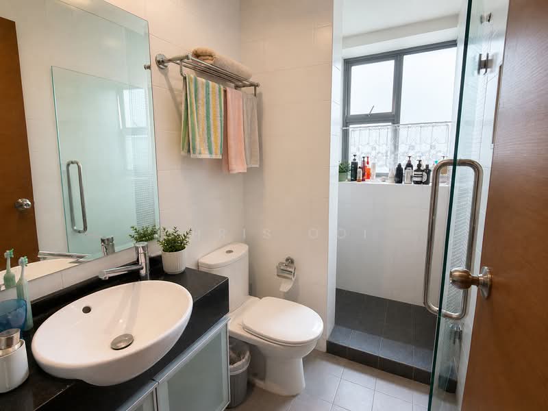 Kim Keat Gardens, 6 Kim Keat Road, 3 Bedrooms, 1,399 sqft, Condominium For Sale, by Chris Ooi, 500134994 - Bathroom - PropertyGuru.com.sg