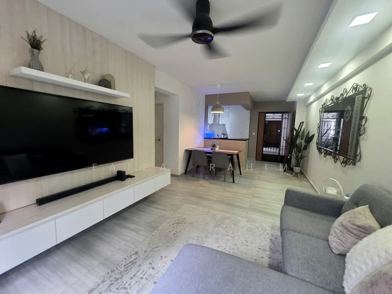 487C Choa Chu Kang Avenue 5, 487C Choa Chu Kang Avenue 5, 3 Bedrooms, 1,000 sqft, HDB Flat For Sale, by Faizal Rahim, 500134995 - Living Room - PropertyGuru.com.sg