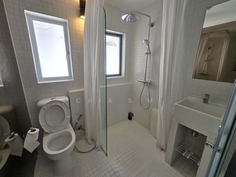 Tiong Bahru Estate, 40 Eng Hoon Street, 2 Bedrooms, 1,100 sqft, Apartment For Rent, by Chia S M, 500134996 - Bathroom - PropertyGuru.com.sg