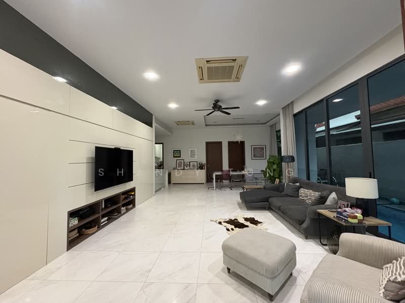 Serangoon Garden Estate, Bloxhome Drive, 6 Bedrooms, 5,300 sqft, Semi-Detached House For Rent, by Shandy Tong, 500135001 - Living Room - PropertyGuru.com.sg
