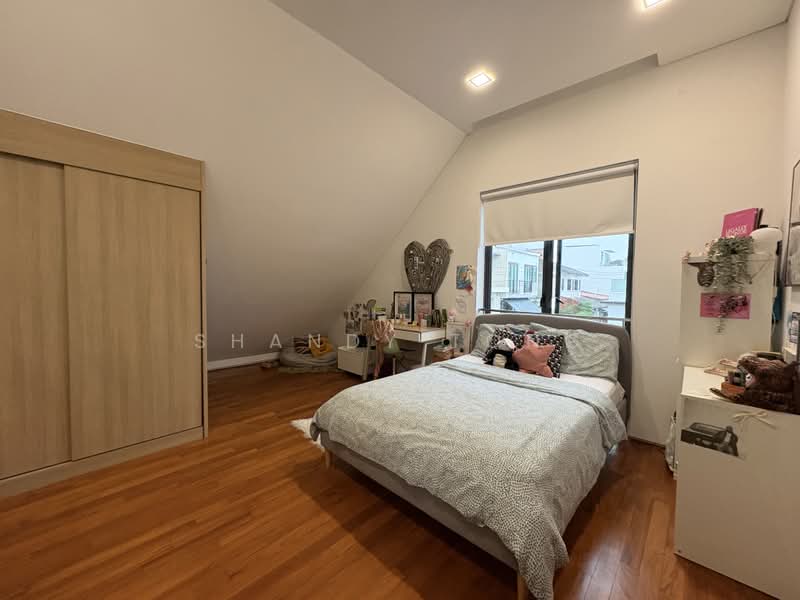 Serangoon Garden Estate, Bloxhome Drive, 6 Bedrooms, 5,300 sqft, Semi-Detached House For Rent, by Shandy Tong, 500135001 - Bedroom - PropertyGuru.com.sg