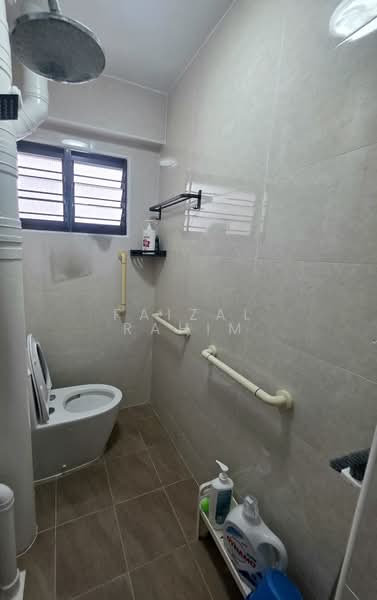 431 Bukit Panjang Ring Road, 431 Bukit Panjang Ring Road, 3 Bedrooms, 904 sqft, HDB Flat For Sale, by Faizal Rahim, 500135005 - Bathroom - PropertyGuru.com.sg