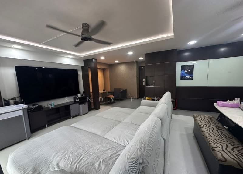 634 Jurong West Street 65, 634 Jurong West Street 65, 3 Bedrooms, 1,184 sqft, HDB Flat For Sale, by Sandy Hong, 500135007 - Living Room - PropertyGuru.com.sg