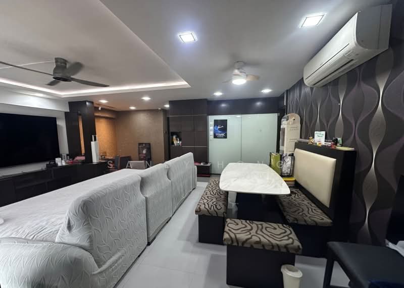 634 Jurong West Street 65, 634 Jurong West Street 65, 3 Bedrooms, 1,184 sqft, HDB Flat For Sale, by Sandy Hong, 500135007 - Living Room - PropertyGuru.com.sg