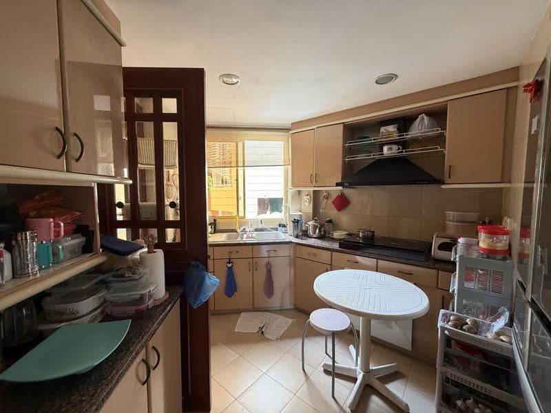 Villa Marina, 29 Jalan Sempadan, East Coast / Marine Parade, 4 Bedrooms, 2,024 sqft, Condominium For Sale, by Ken Leong, 500135024 - Kitchen - PropertyGuru.com.sg