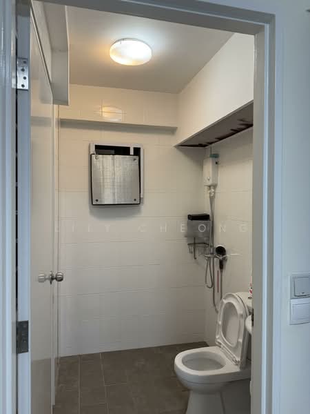 266B Punggol Way, 266B Punggol Way, Room Rental, 300 sqft, HDB Flat For Rent, by Lily Cheong, 500135029 - Bathroom - PropertyGuru.com.sg