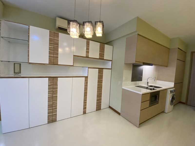 Waterfront Gold, 754 Bedok Reservoir Road, 1 Bedroom, 581 sqft, Condominium For Sale, by Veronica Fong, 500135031 - Kitchen - PropertyGuru.com.sg