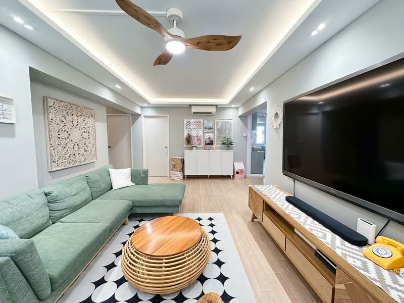 424 Hougang Avenue 6, 424 Hougang Avenue 6, 3 Bedrooms, 1,130 sqft, HDB Flat For Sale, by Lin Tan, 500135039 - Living Room - PropertyGuru.com.sg