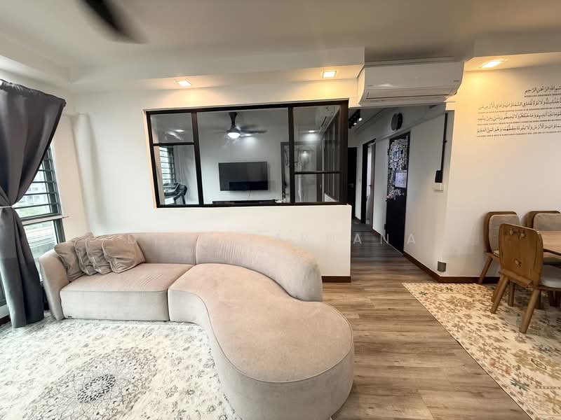678A Punggol Drive, 678A Punggol Drive, 3 Bedrooms, 1,001 sqft, HDB Flat For Sale, by Dian Farhana, 500135041 - Living Room - PropertyGuru.com.sg