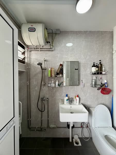 283 Choa Chu Kang Avenue 3, 283 Choa Chu Kang Avenue 3, Room Rental, 110 sqft, HDB Flat For Rent, by Shawn Lee Jun Lin, 500135053 - Bathroom - PropertyGuru.com.sg