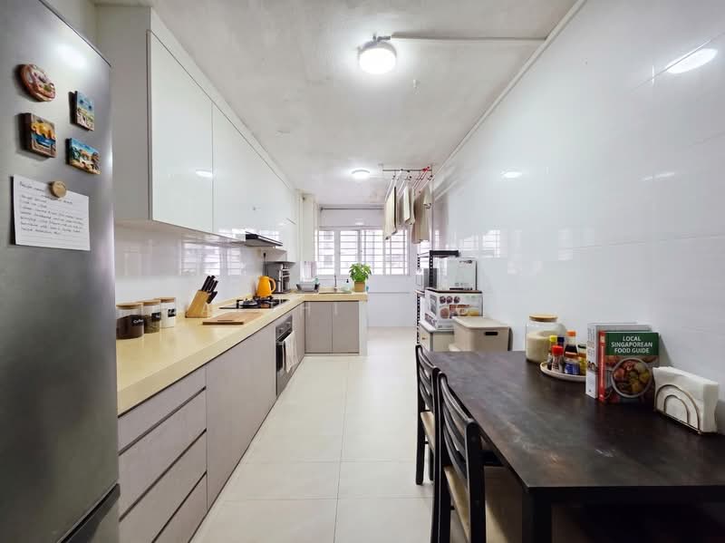136 Bishan Street 12, 136 Bishan Street 12, 3 Bedrooms, 904 sqft, HDB Flat For Sale, by Matthias Guo, 500135065 - Kitchen - PropertyGuru.com.sg