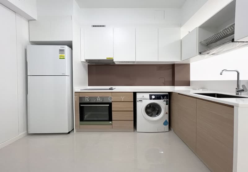 Treasure at Tampines, 7 Tampines Lane, 3 Bedrooms, 915 sqft, Condominium For Sale, by Tracy Lim, 500135078 - Kitchen - PropertyGuru.com.sg