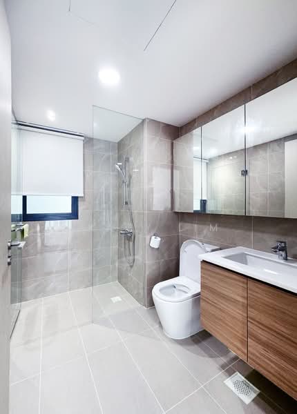 Treasure at Tampines, 7 Tampines Lane, 3 Bedrooms, 915 sqft, Condominium For Sale, by Tracy Lim, 500135078 - Bathroom - PropertyGuru.com.sg