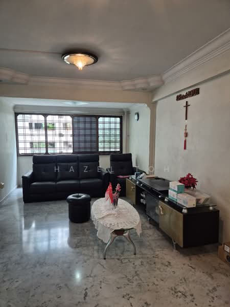 156 Jalan Teck Whye, 156 Jalan Teck Whye, 4 Bedrooms, 1,313 sqft, HDB Flat For Sale, by Hazel Toh, 500135083 - Living Room - PropertyGuru.com.sg