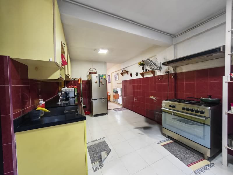 1 Lorong 7 Toa Payoh, 1 Lorong 7 Toa Payoh, 2 Bedrooms, 721 sqft, HDB Flat For Sale, by Prasath S, 500135085 - Kitchen - PropertyGuru.com.sg
