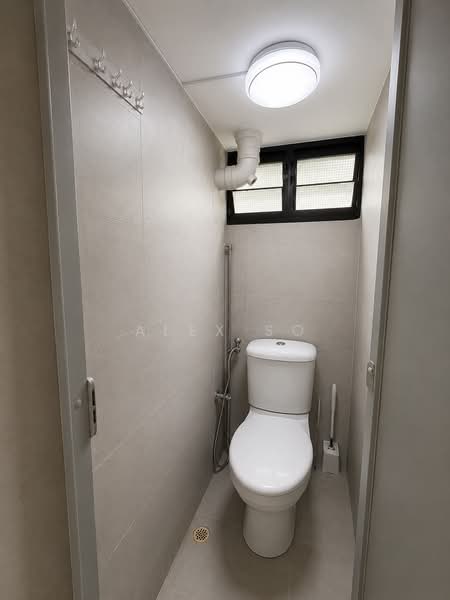 6 Marsiling Drive, 6 Marsiling Drive, 2 Bedrooms, 818 sqft, HDB Flat For Sale, by Alex So, 500135090 - Bathroom - PropertyGuru.com.sg