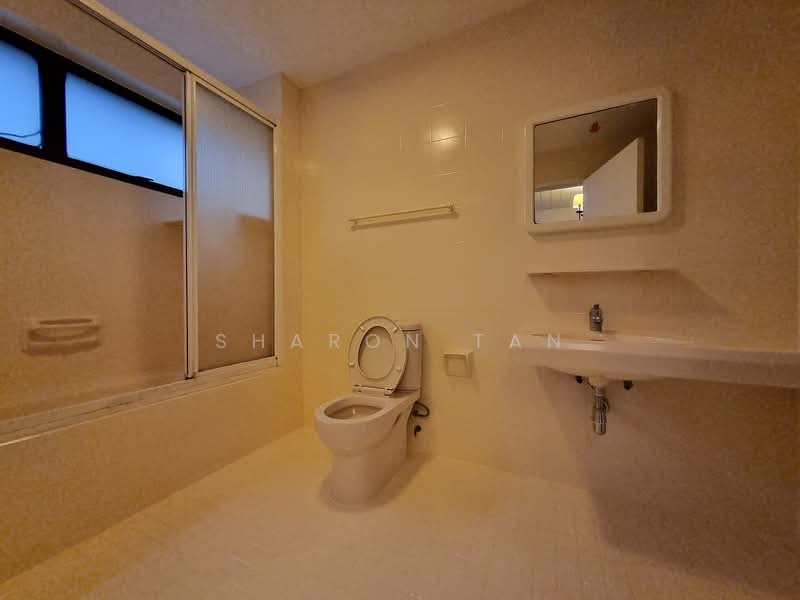 The Cairnhill, 4 Cairnhill Rise, 4 Bedrooms, 2,788 sqft, Condominium For Rent, by Sharon Tan, 500135095 - Bathroom - PropertyGuru.com.sg